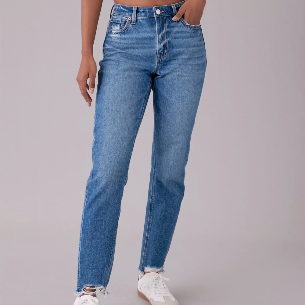American Eagle Stretch Mom Jeans with Chewed Ankle in Distressed Wash Size 0